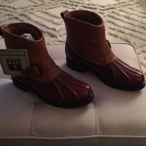 frye duck boots womens